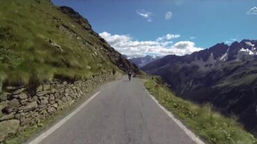 Passo Gavia Superhero excerpt video